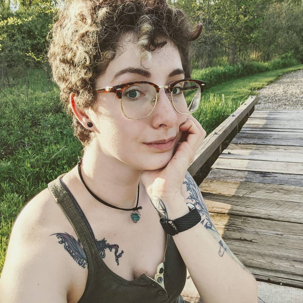 Meet your Posher, Holly